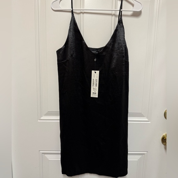NWT MINKPINK V-Neck Strappy Black Boudoir Satin Slip Mini Dress Size M - Picture 3 of 6
